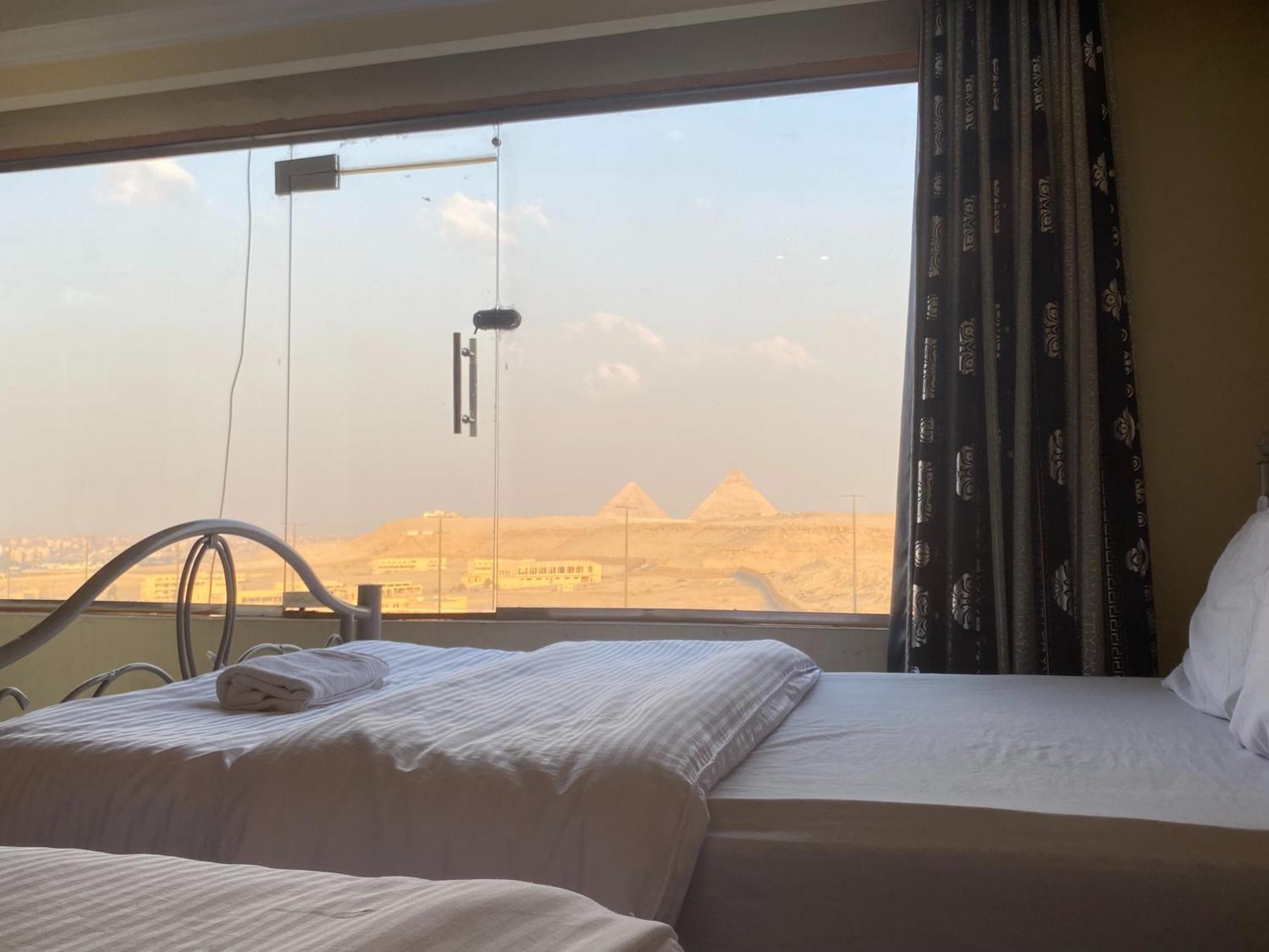 Pyramita Hotel Ghatati Exteriör bild
