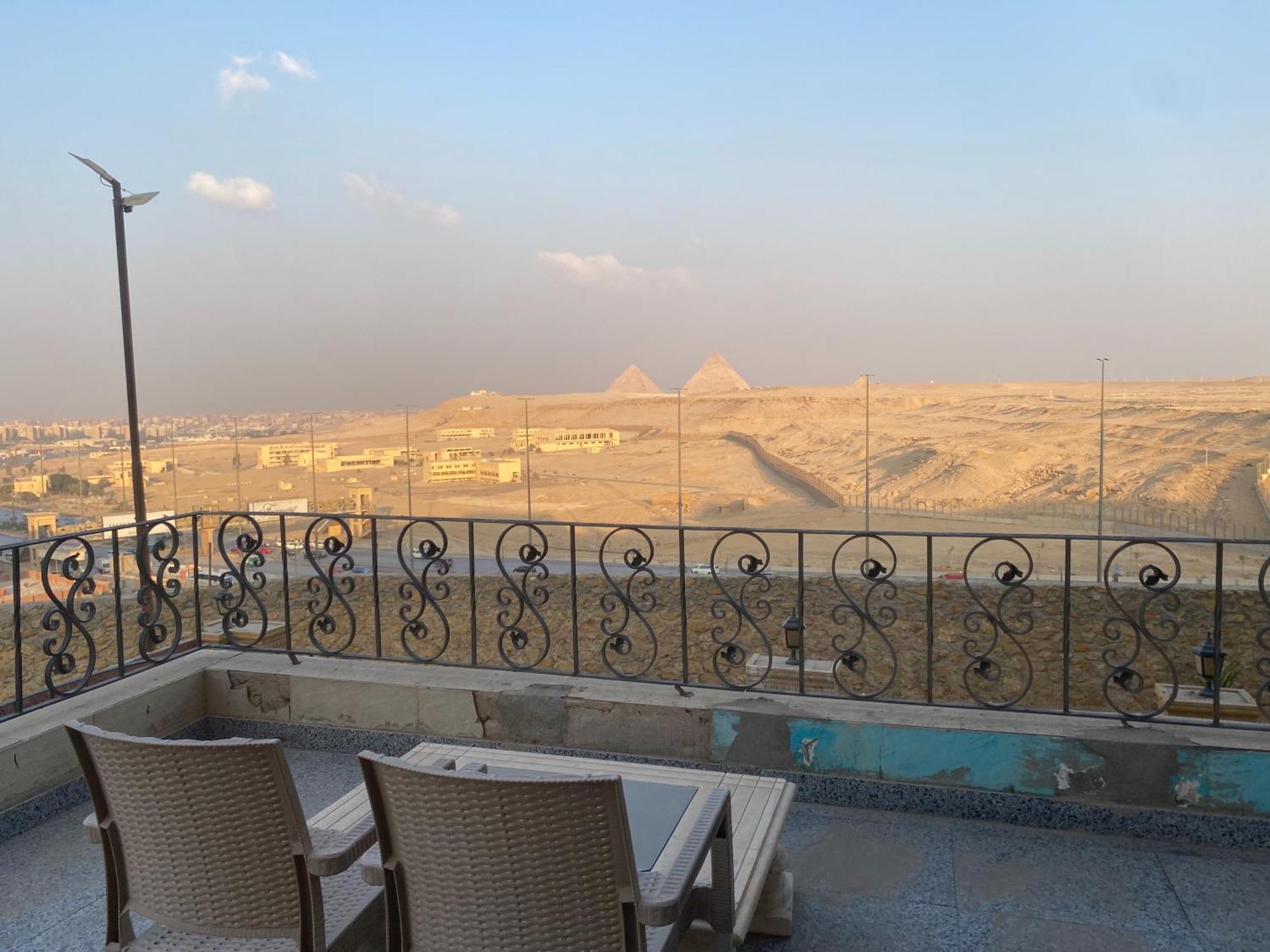 Pyramita Hotel Ghatati Exteriör bild